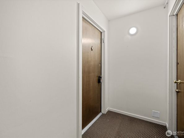 2550 Thorndyke Avenue W 103, Seattle WA 98199