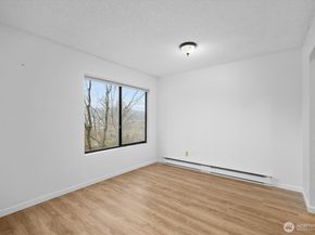 2550 Thorndyke Avenue W 103, Seattle WA 98199