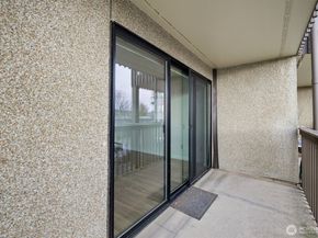 2550 Thorndyke Avenue W 103, Seattle WA 98199