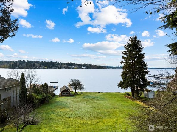 8625 NE Juanita Drive, Kirkland WA 98034