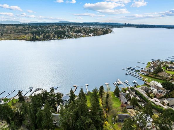 8625 NE Juanita Drive, Kirkland WA 98034