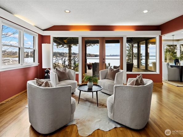 8625 NE Juanita Drive, Kirkland WA 98034