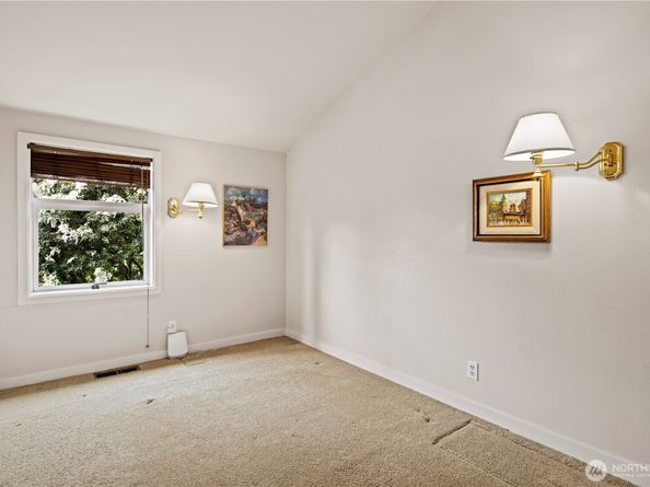 8625 NE Juanita Drive, Kirkland WA 98034