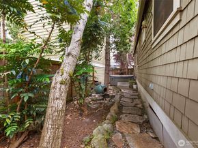 1717 E Spruce St., Seattle WA 98122
