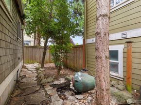 1717 E Spruce St., Seattle WA 98122