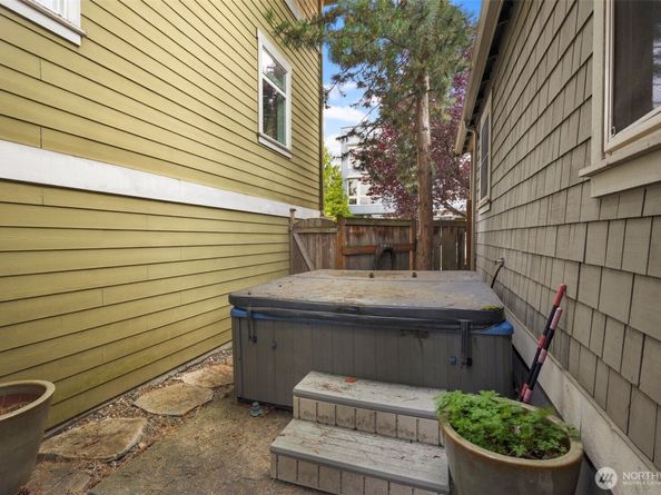 1717 E Spruce St., Seattle WA 98122