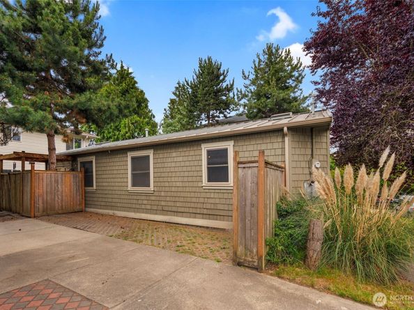 1717 E Spruce St., Seattle WA 98122