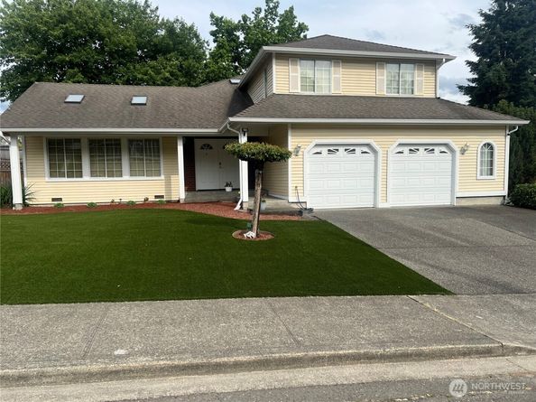 242 Oakesdale Avenue SW, Renton WA 98057