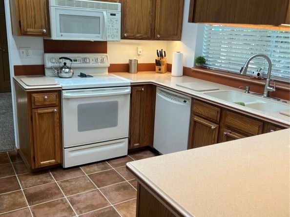 242 Oakesdale Avenue SW, Renton WA 98057