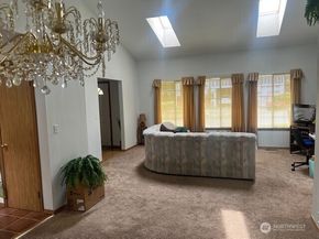 242 Oakesdale Avenue SW, Renton WA 98057