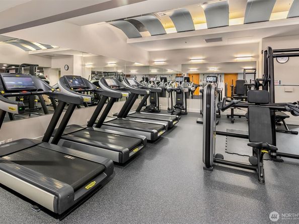 10650 NE 9th Place 2524, Bellevue WA 98004