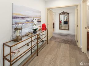 10650 NE 9th Place 2524, Bellevue WA 98004