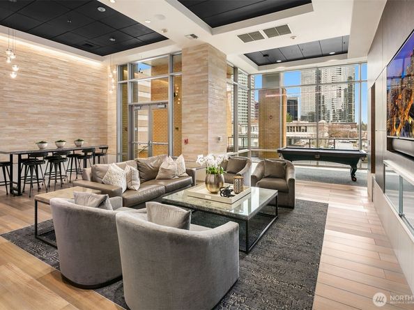 10650 NE 9th Place 2524, Bellevue WA 98004
