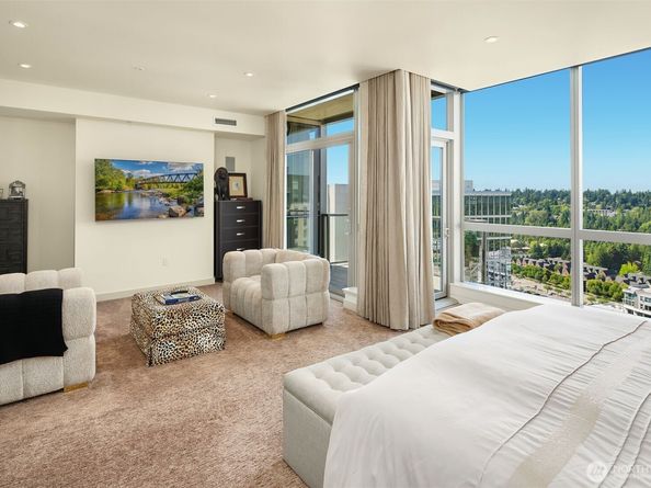 10650 NE 9th Place 2524, Bellevue WA 98004