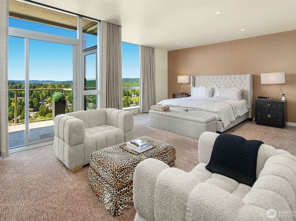 10650 NE 9th Place 2524, Bellevue WA 98004