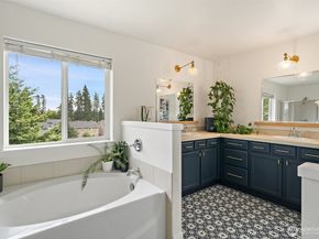 21756 Windmill Loop NW, Poulsbo WA 98370
