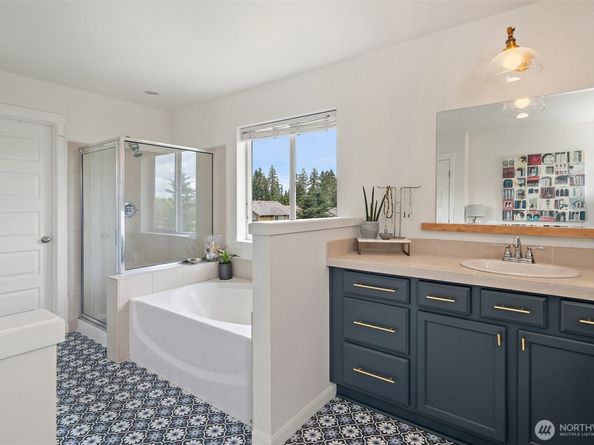 21756 Windmill Loop NW, Poulsbo WA 98370