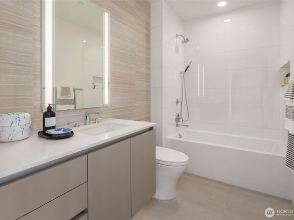 2510 6th Avenue 3605, Seattle WA 98121