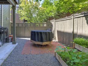 4650 NE 3rd Lane F1, Renton WA 98059