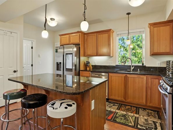 4650 NE 3rd Lane F1, Renton WA 98059