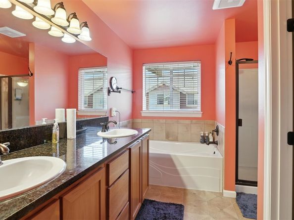 4650 NE 3rd Lane F1, Renton WA 98059