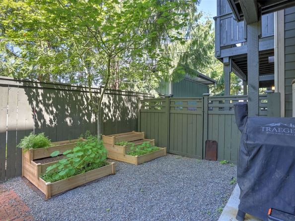 4650 NE 3rd Lane F1, Renton WA 98059