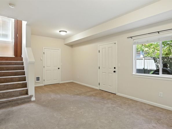 4650 NE 3rd Lane F1, Renton WA 98059