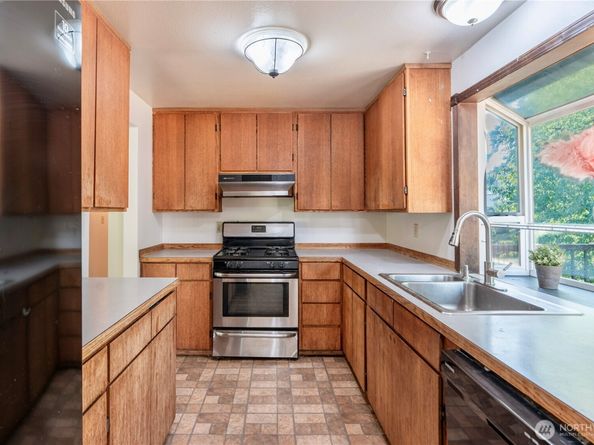 17069 142nd Place NE, Woodinville WA 98072