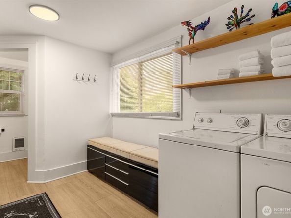 325 23rd Avenue E, Seattle WA 98112