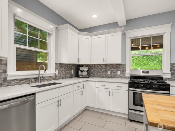325 23rd Avenue E, Seattle WA 98112
