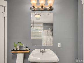325 23rd Avenue E, Seattle WA 98112