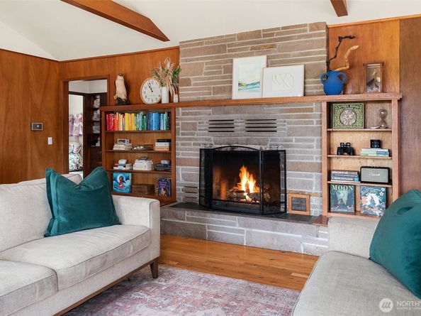 16305 Crescent Drive SW, Vashon WA 98070