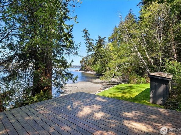 16305 Crescent Drive SW, Vashon WA 98070