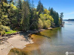 16305 Crescent Drive SW, Vashon WA 98070