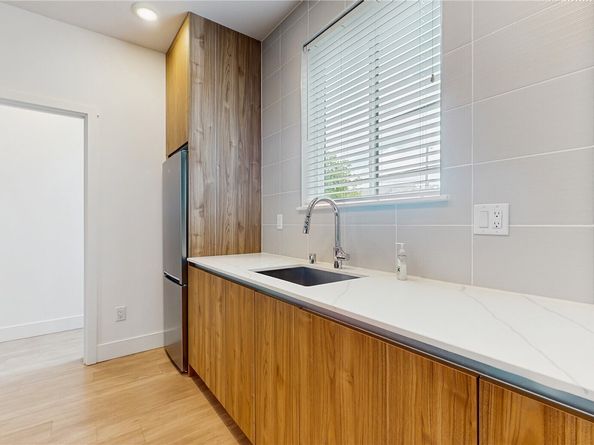 1300 E Remington Court A, Seattle WA 98122