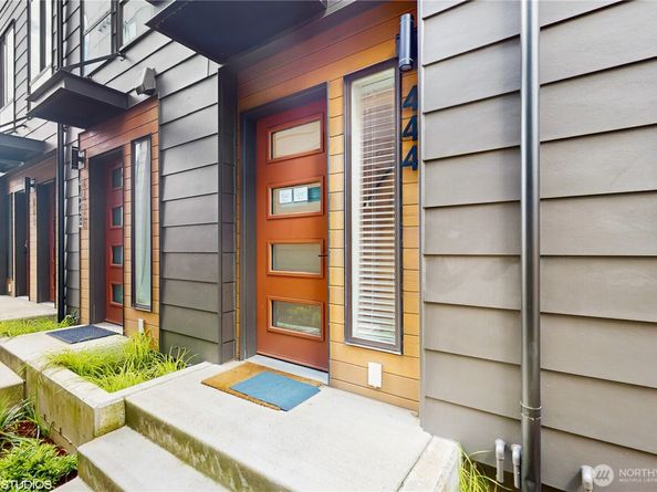 1300 E Remington Court A, Seattle WA 98122