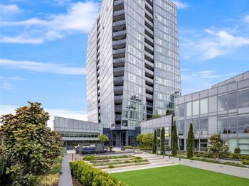 188 Bellevue Way NE