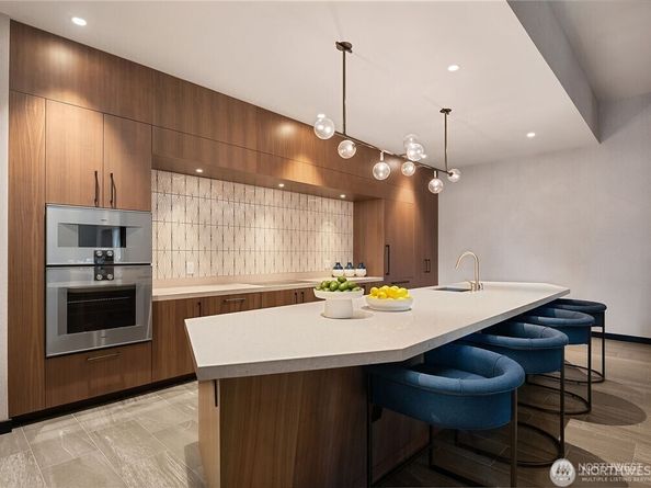 188 Bellevue Way NE 1907, Bellevue WA 98004