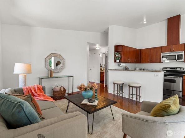 1125 N 93rd Street 6, Seattle WA 98103