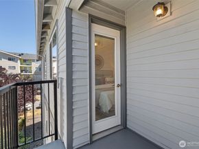 1125 N 93rd Street 6, Seattle WA 98103