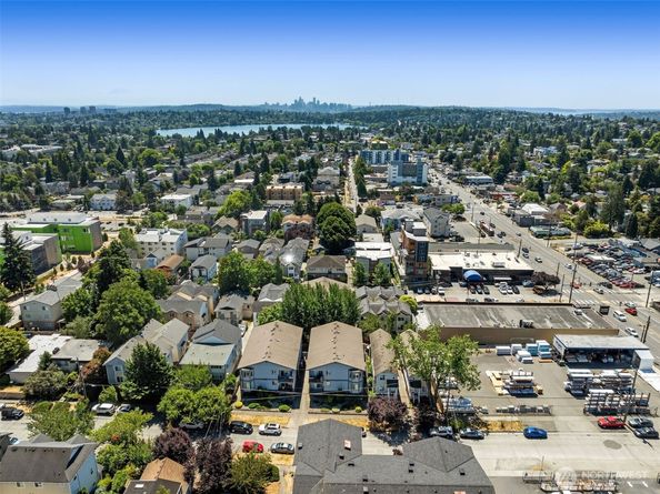 1125 N 93rd Street 6, Seattle WA 98103