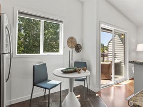 1125 N 93rd Street 6, Seattle WA 98103
