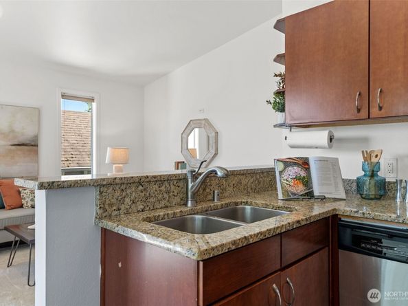 1125 N 93rd Street 6, Seattle WA 98103