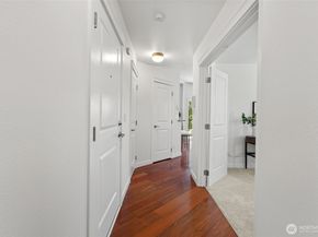1125 N 93rd Street 6, Seattle WA 98103