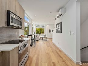 7013 9th Avenue NE, Seattle WA 98115