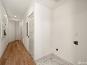 7013 9th Avenue NE, Seattle WA 98115