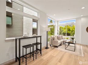 7013 9th Avenue NE, Seattle WA 98115