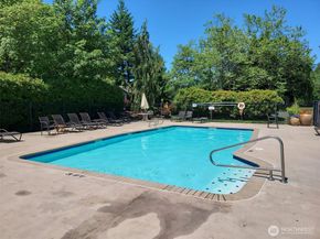 25025 SE Klahanie Boulevard D202, Sammamish WA 98029