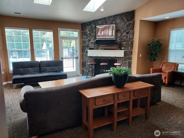 25025 SE Klahanie Boulevard D202, Sammamish WA 98029