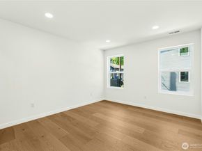 3015 SW Harbor Lane, Seattle WA 98126